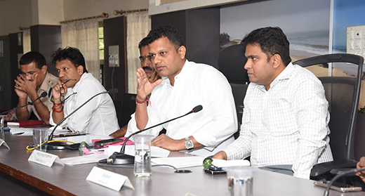 Main news Mahakalipadpu railway-MP chowta